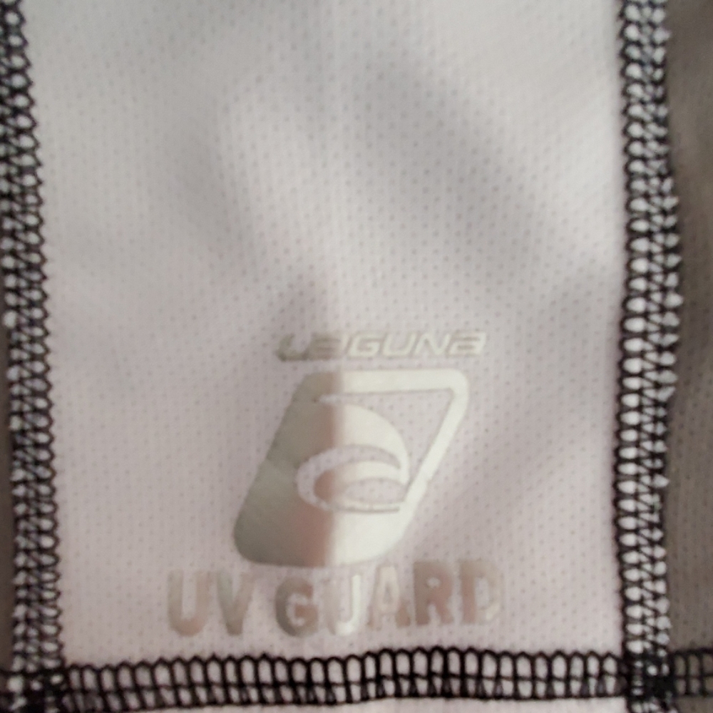 Laguna Rashguard - Picture 5 of 5